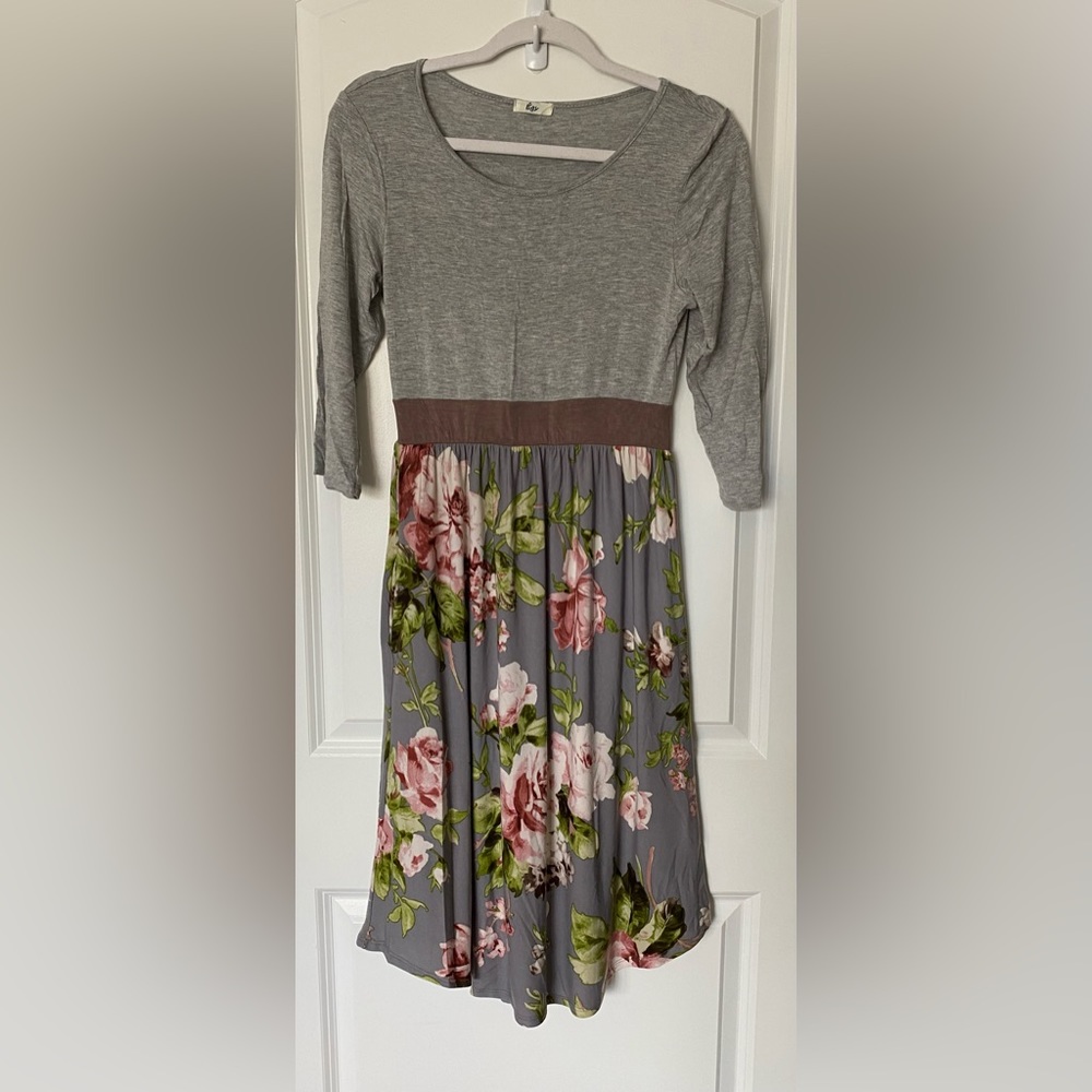 Beautiful ⭐️LIKE NEW⭐️ Midi Dress